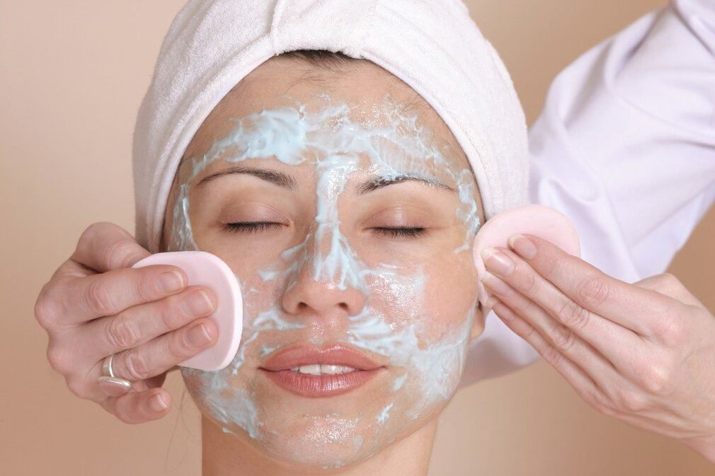 peeling facial para el rejuvenecimiento de la piel